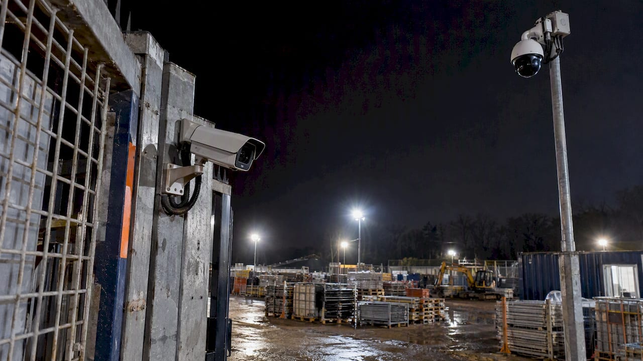 Compliant Layered Night Security for Construction Site Managers 8 Fixed and PTZ cameras overlooking construction yard